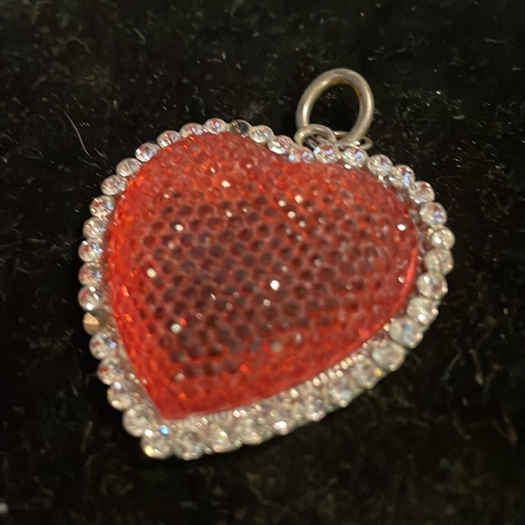 Retro 1990s silver tone pink druzy heart pendant with 38 crystal accents - Picture 4 of 9